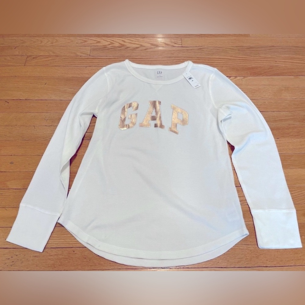 NWT- GAP Factory Women's waffle knit long sleeve tshirt w Rose Gold Logo, size L